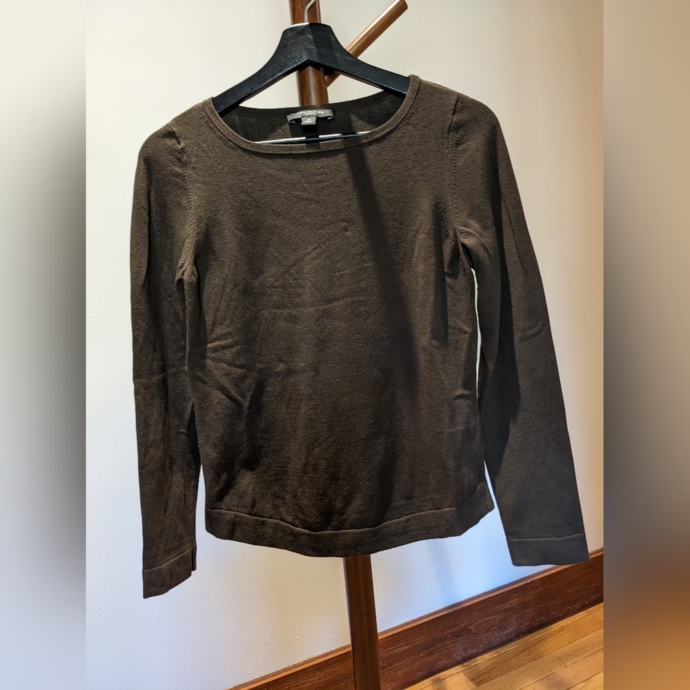 Ann Taylor Crew neck sweater in dark brown